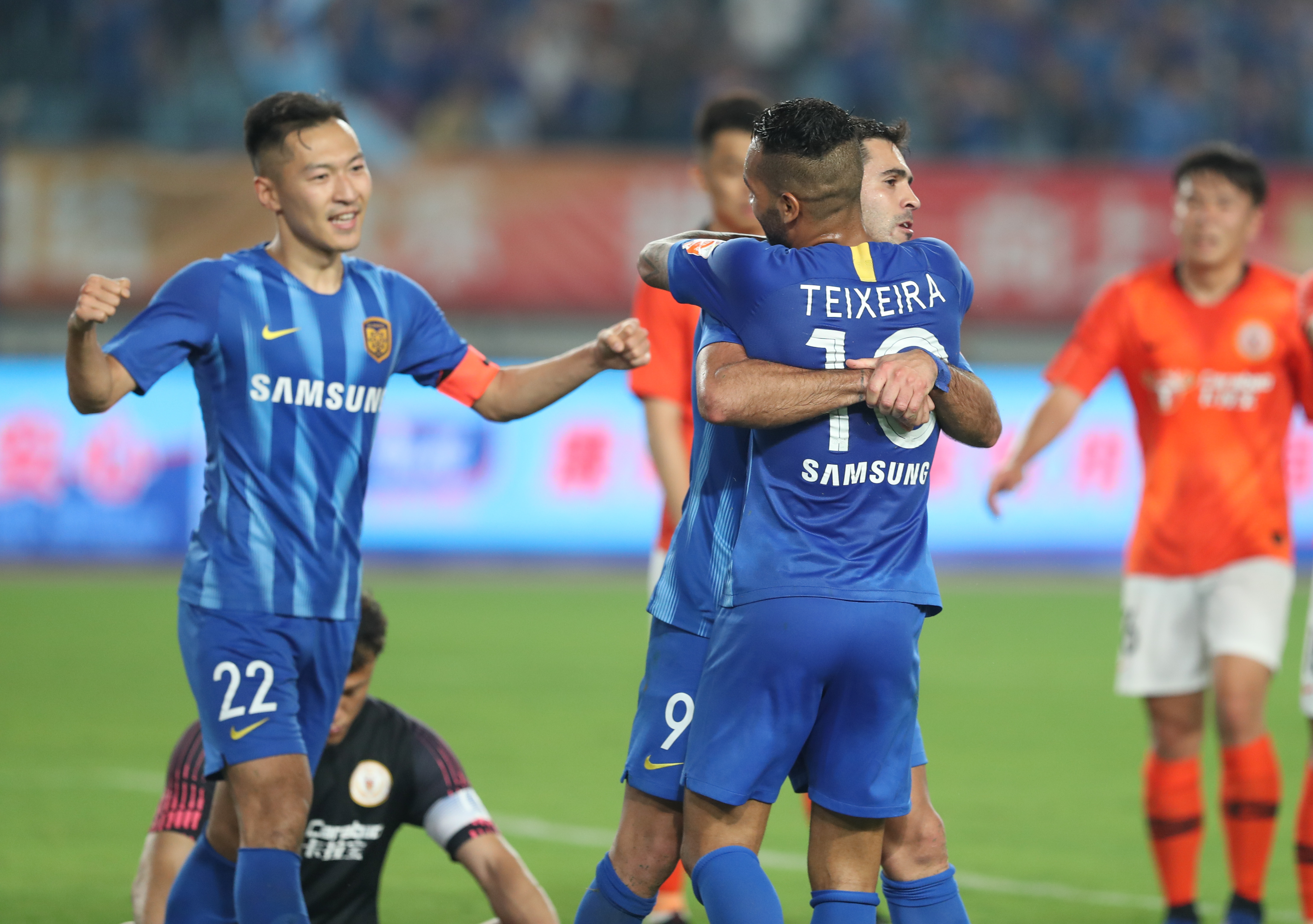 心要在主场 心要在主场